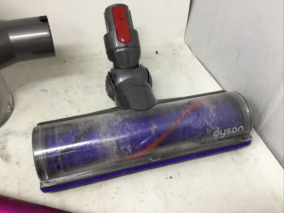 Dyson V7 SV11 Stick Vacuum Cleaner Fuscia w/Battery/Charger/Brush Tested Read - Image 2 of 4