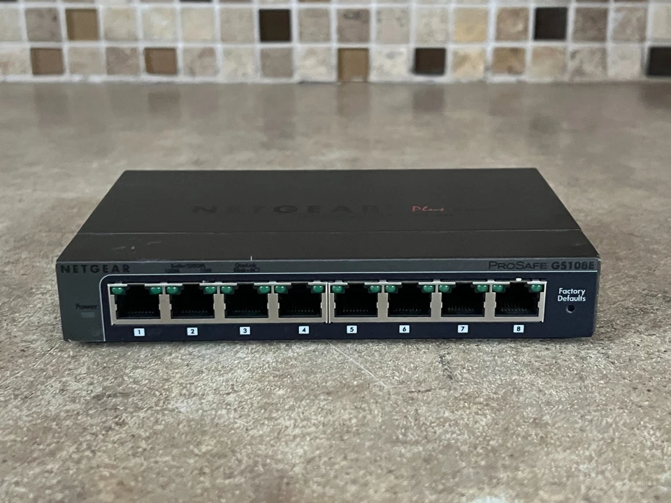 NETGEAR GS108E V2 8-PORT PROSAFE PLUS GIGABIT ETHERNET SWITCH ZZ8-2(5) - Image 2 of 4