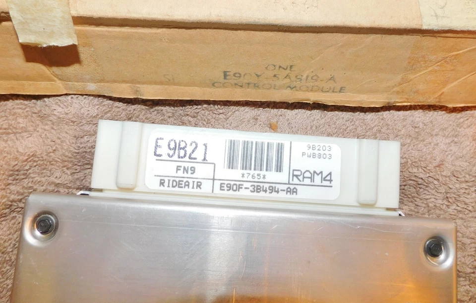 1988 1989 Lincoln Continental NOS AIR RIDE SUSPENSION CONTROL MODULE PROCESSOR - Image 2 of 4