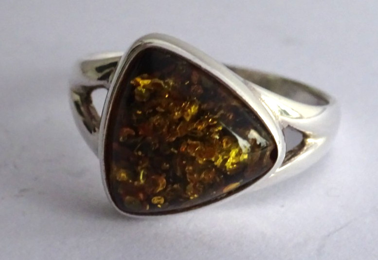 Lovely solid sterling silver ring set with  green… - image 4