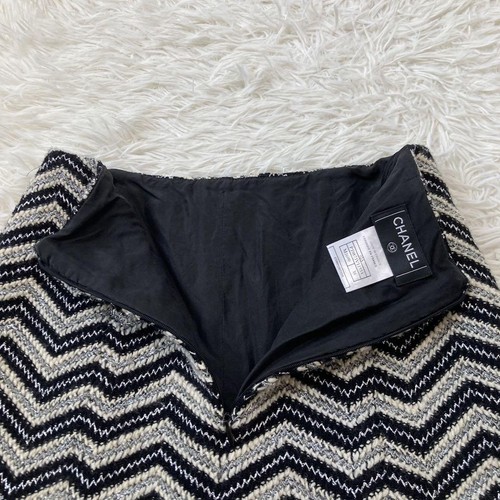 CHANEL Tweed Skirt Coco Mark Geometric Wool Black White Size 38 104986K Authen - Picture 10 of 10