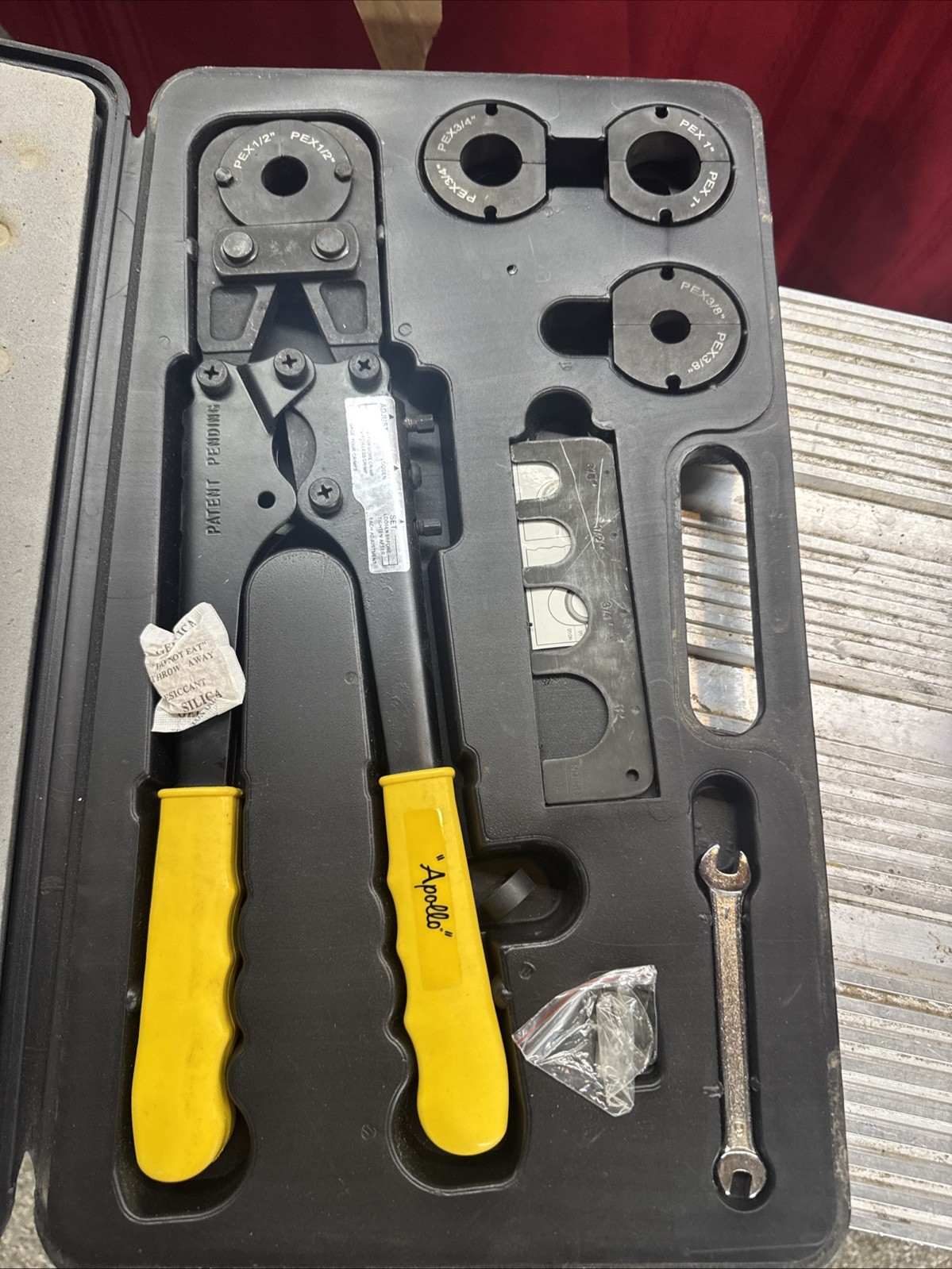 APOLLO 4 IN 1 MULTI HEAD PEX PLUMBING CRIMPING TOOL KIT