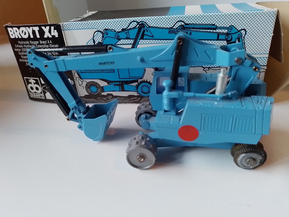 BROYT X4 Bleue – Miniature NZG 118.1, échelle 1:50