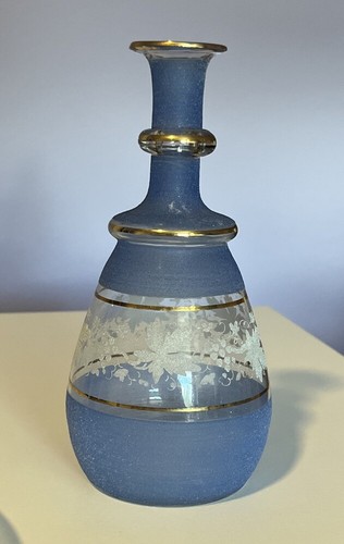 Vtg Clear Round Crystal Plate Decanter 2 Cordials Blue & Gold Trim Etched 8.75" - Picture 11 of 24