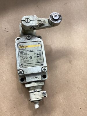 Omron WLCA2 Limit Switch With Arm #688I97
