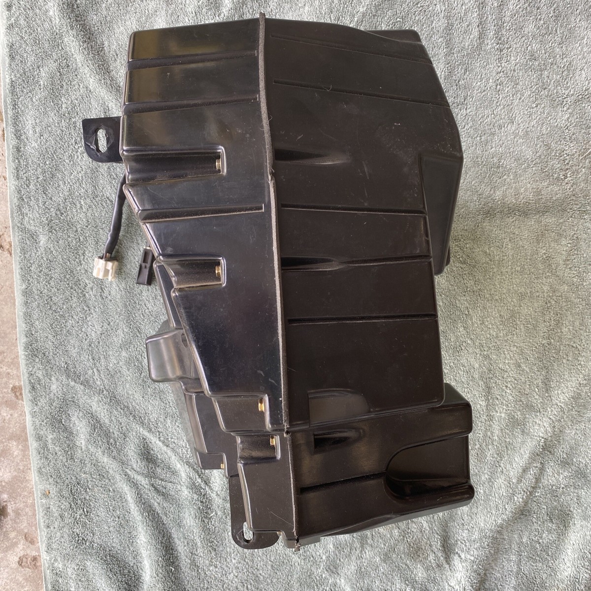 Camaro Rear Bose Speaker Amp Enclosure GM 16196781 for sale Camaro Rear Bose Speaker Amp Enclosure GM 16196781 for sale