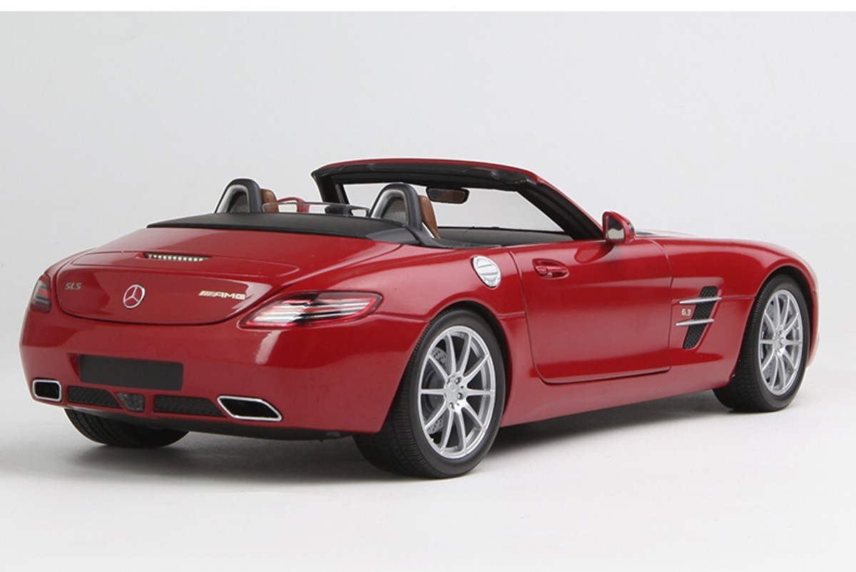 MINICHAMPS MERCEDES 2012 SLS AMG ROADSTER CABRIOLET RED 1:18*New