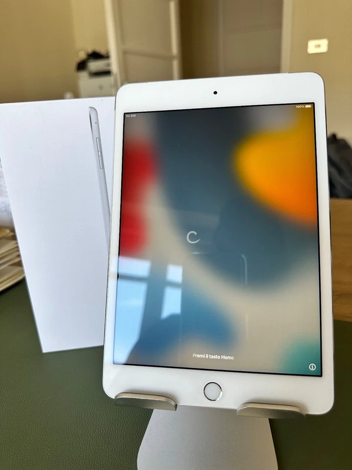 Apple iPad mini (4th generation) · 64GB · Cellular, foto 1 di 5