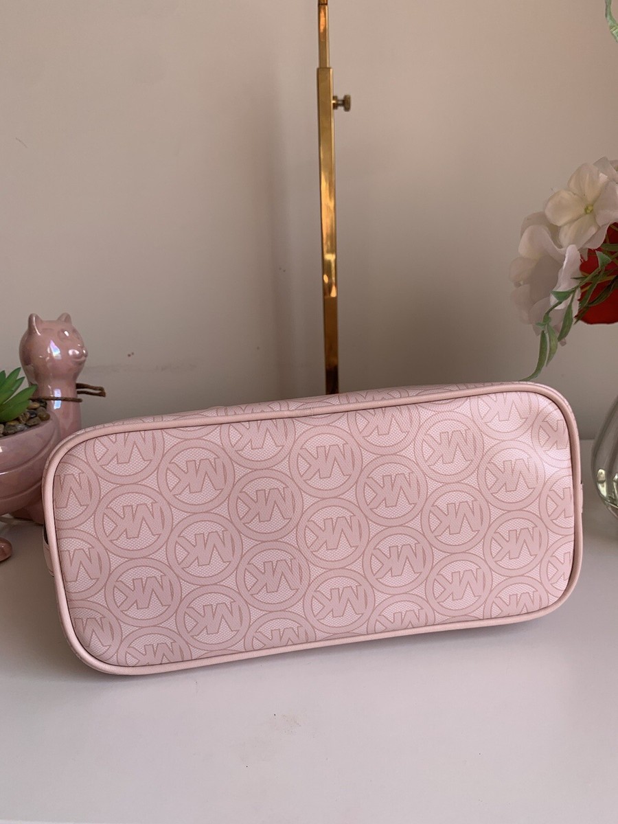 Akino　　　　　　　　　　　　　　　　【極美品】MASTER ＆ Co Michael Kors Jodie Small Logo Jacquard Powder Blush