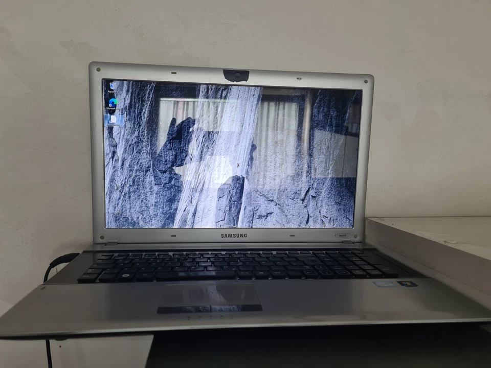 Samsung  Laptop 17zoll - Bild 2 von 2