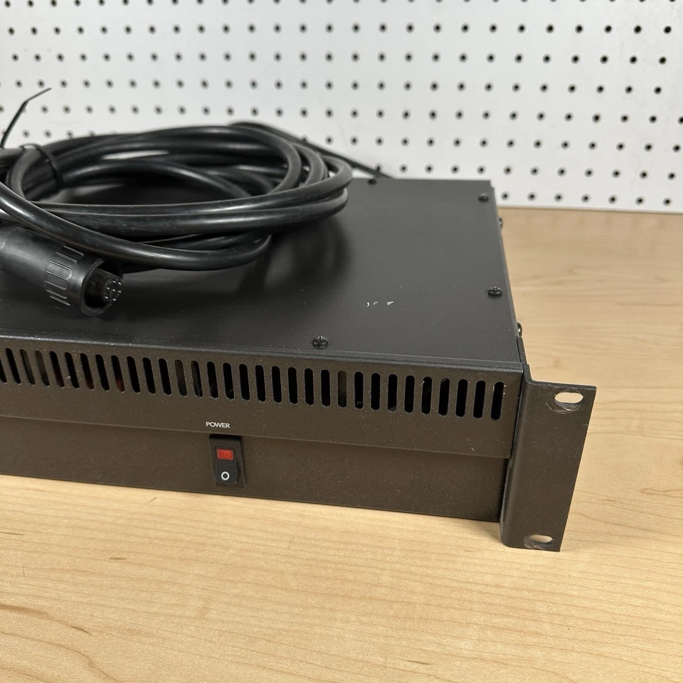 Fuente de alimentación Mackie 220 vatios para mezcladoras de 8 buses CG01KP5 Foto 4 de 4