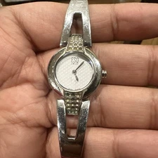 Working ESQ By Movado 23mm Silver LADIES SWISS QUARTZ E5226 Missing Crystals