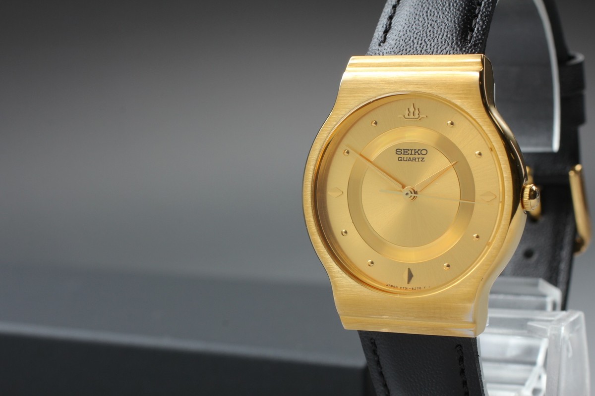 Vintage 2002 N MINT Seiko Galaxy V701-6K90 Gold Round Quartz Mens