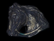 TG05107 VINTAGE 1970s HORSE AGED BRASSTONE BELT BUCKLE