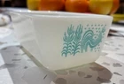 PYREX AMISH BUTTERPRINT Turquoise Rooster 502 Refrigerator Dish 502 1.5 pt
