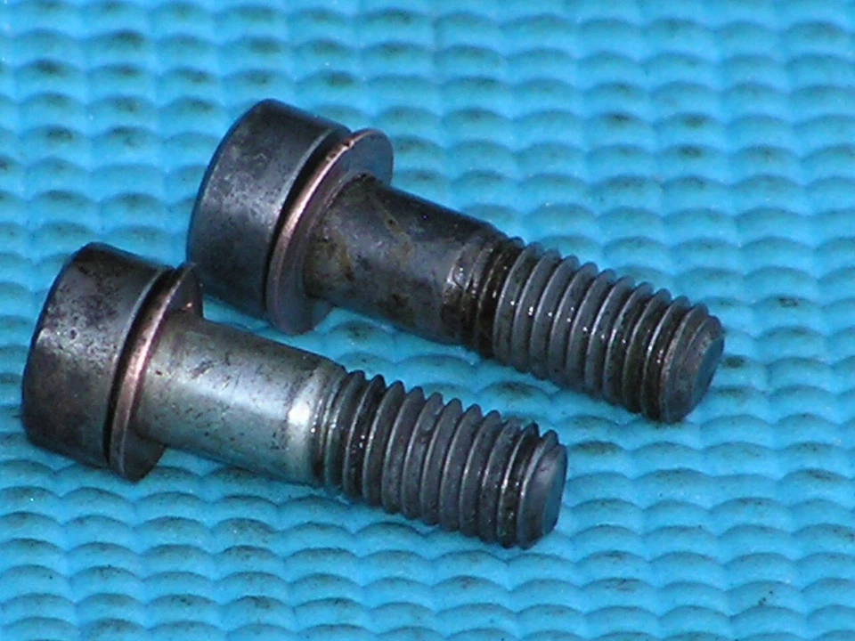 Tornillos de casquillo de horquilla delantera Honda CB500 CB750 CB360 CB450 VF1100 CB900 CB550 8x27 mm Foto 2 de 4