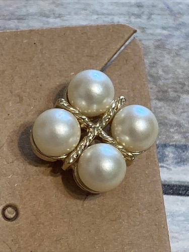 Crown Trifari Pearl EARRINGS Gold Tone Twist Clip-on estate - Picture 6 of 7