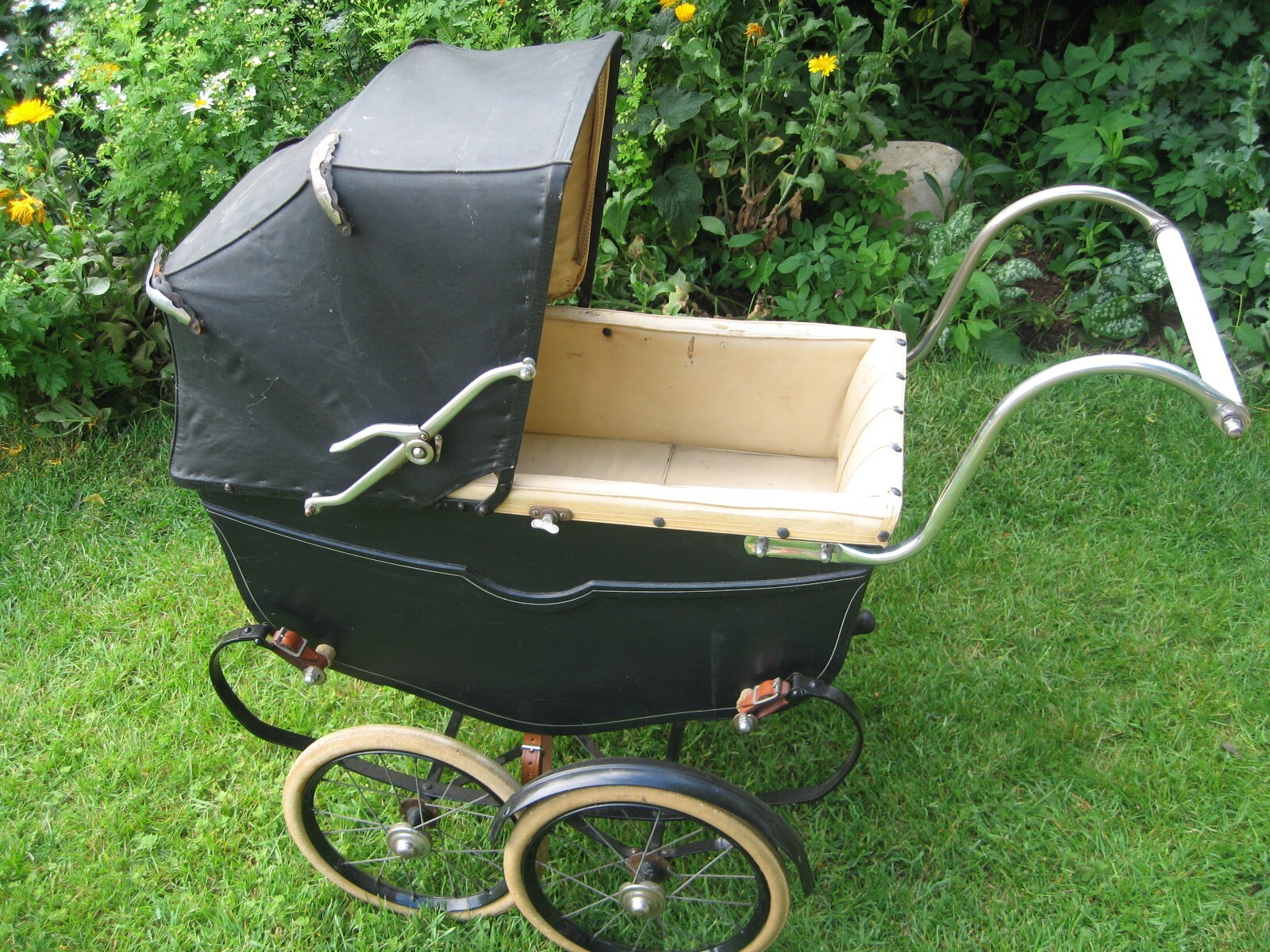 Vintage Leeway Dolls Pram C 1950's eBay