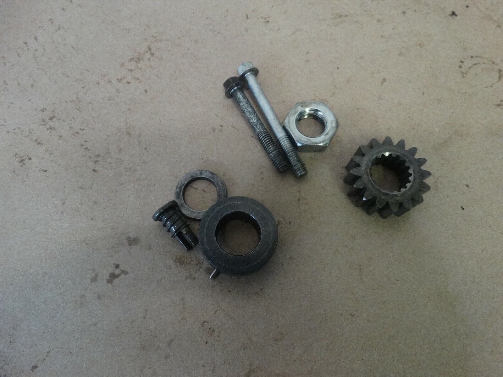 2001 Honda XR100 oem reduction gear and spacer B325