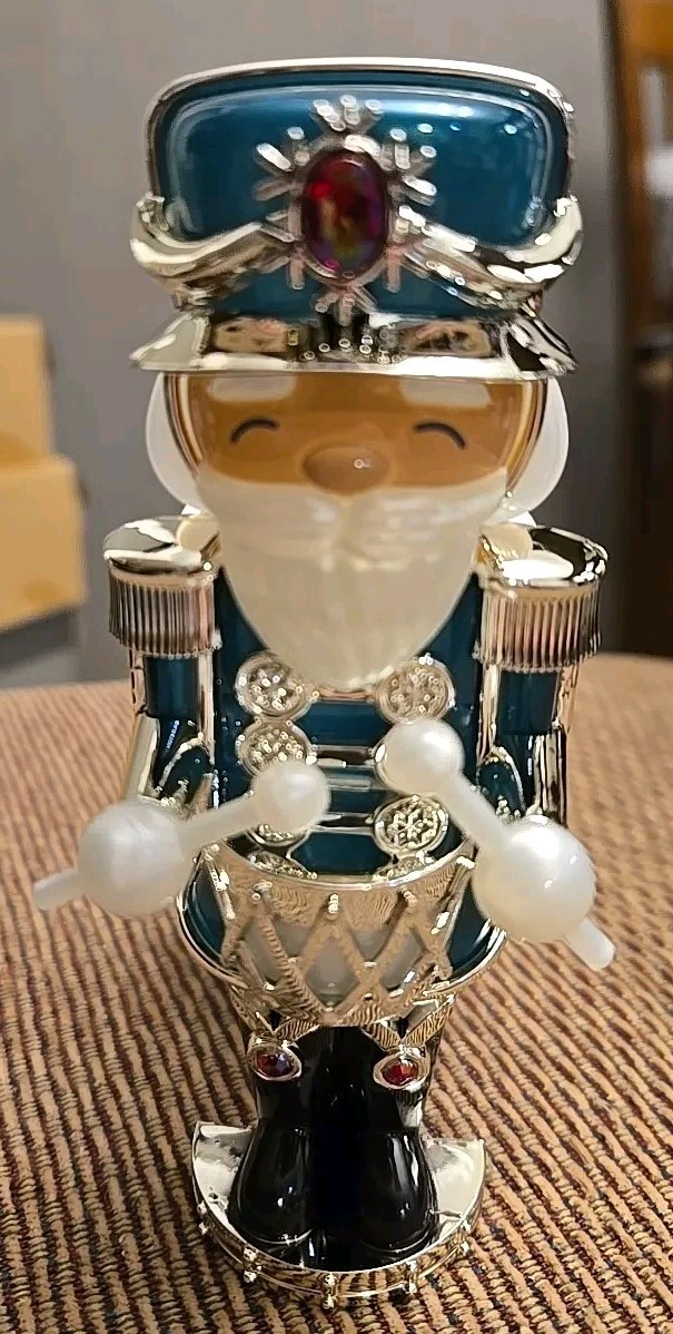 Bath & Body Works Green Nutcracker Drummer Wallflower Plug Christmas 2020-image