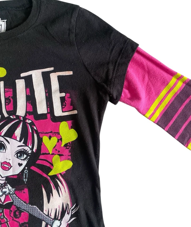 Camisa Monster High Draculaura Niñas 7/8 So Linda It’s Scary Capas Manga Larga Foto 4 de 4