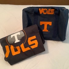 Nike Tennessee Vols Smokey Mountain T-Shirt Size L Gray with Canvas Duffle Navy