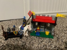 LEGO 6041 - Castle: Lion Knights: Armor Shop -100% complete w/ instructions