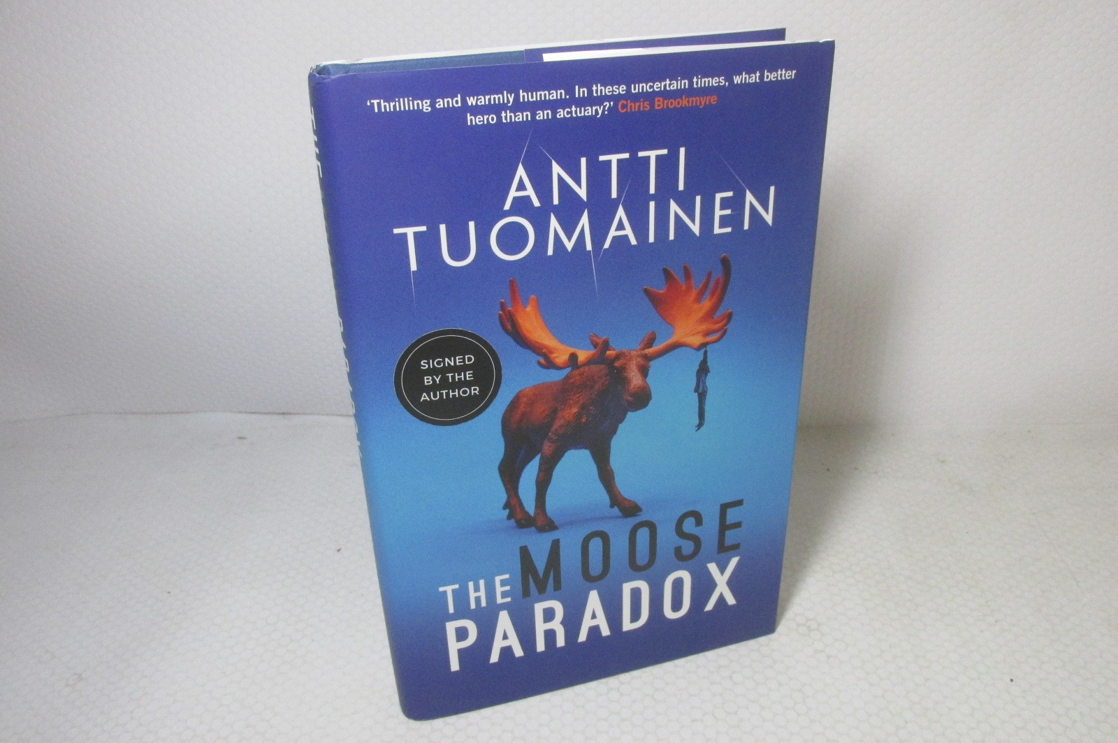 The Moose Paradox by Antti Tuomainen (Hardback Book) - Image 3