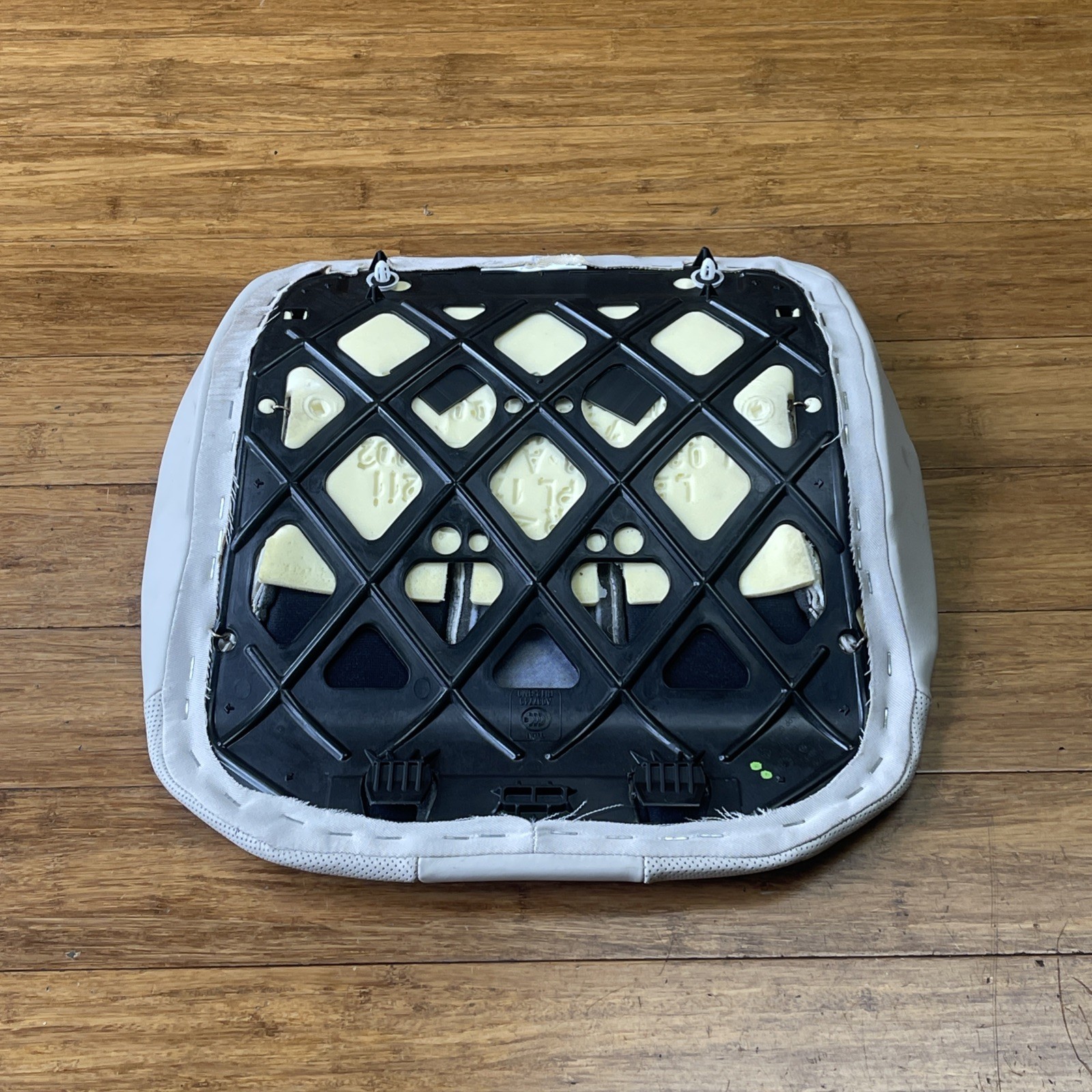 BMW i8 2015-2020 Rear Right Lower Seat cushion White