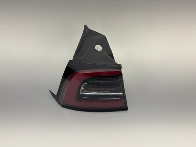 2021-2022 Tesla Model 3 Tail Lamp Rear Bodyside Left 1077397-00-H