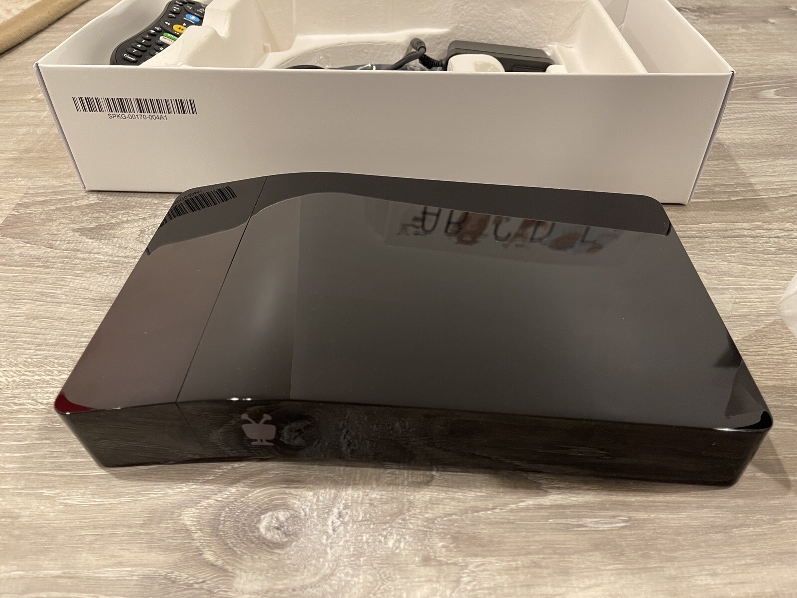 TiVo BOLT VOX Roamio 1TB HDD 4K DVR with Voice Control Remote and 4