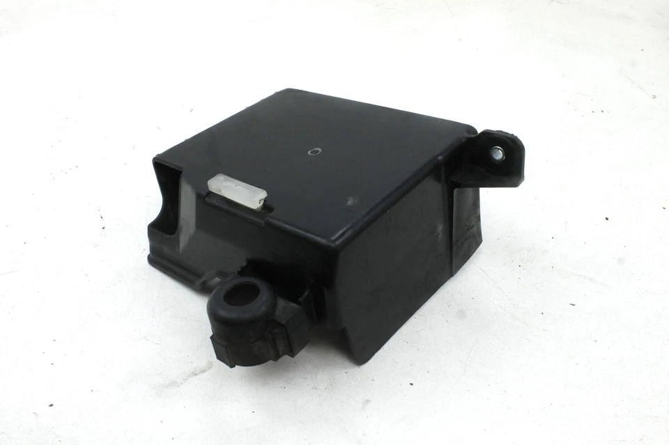 YAMAHA XJ750 XJ750M XJ750R REAR BACK TAIL UNDERTAIL BATTERY TRAY PLASTIC - Image 4 of 4