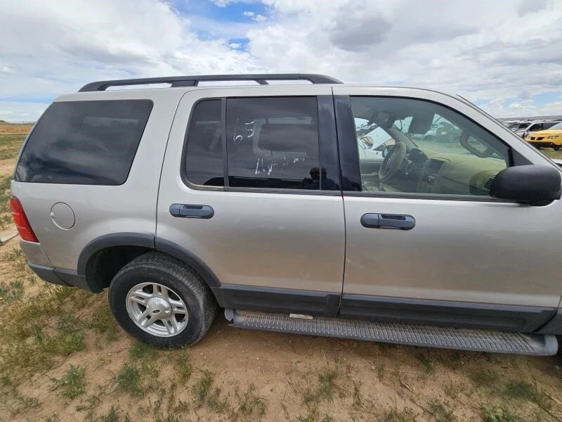 Brazo de control superior trasero derecho usado trasero se adapta a: Ford Explorer 2003 4 puertas trasero Foto 2 de 4