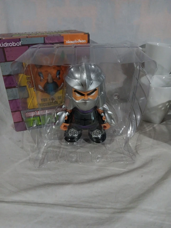 SDCC 2016 Kidrobot - Teenage Mutant Ninja Turtles - Trituradora gris Foto 2 de 4
