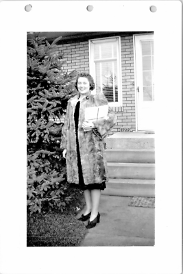 1940s christmas dress Woman Fashion Chagrin Falls Ohio B&W Snapshot Photo w/Negative Heel Height:3.5inch Stiletto