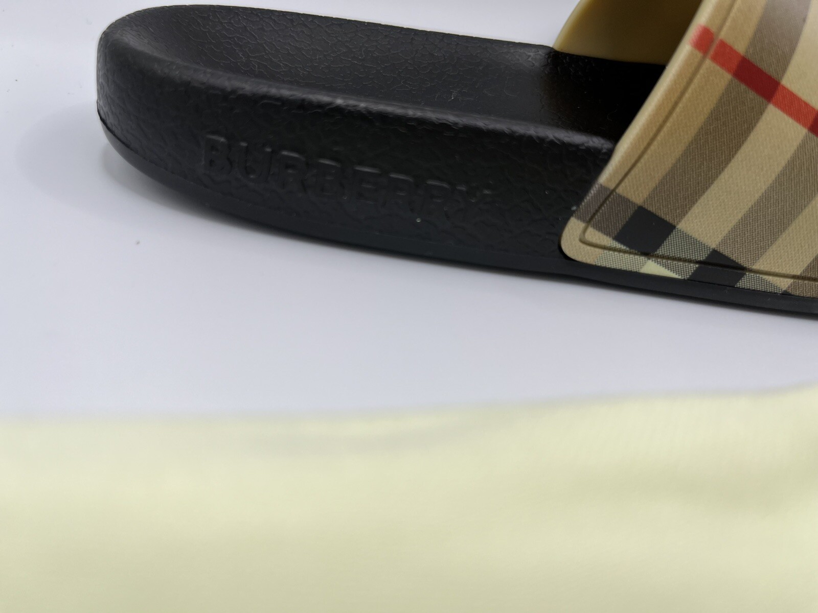 Burberry youth Mini Furley Vintage Check Slide Sandals -child 28 eu / 11 us -new thumbnail 9