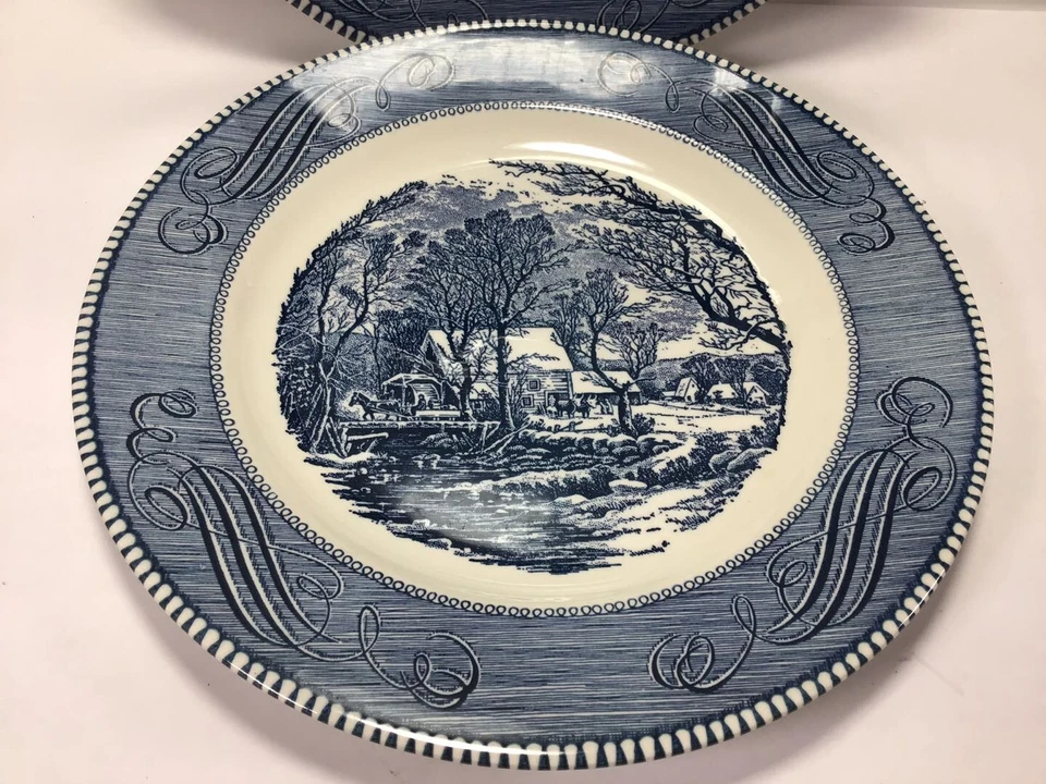 Platos de cena V65 Currier and Ives azules de Royal - Juego de 2 platos de cena azules Foto 3 de 4