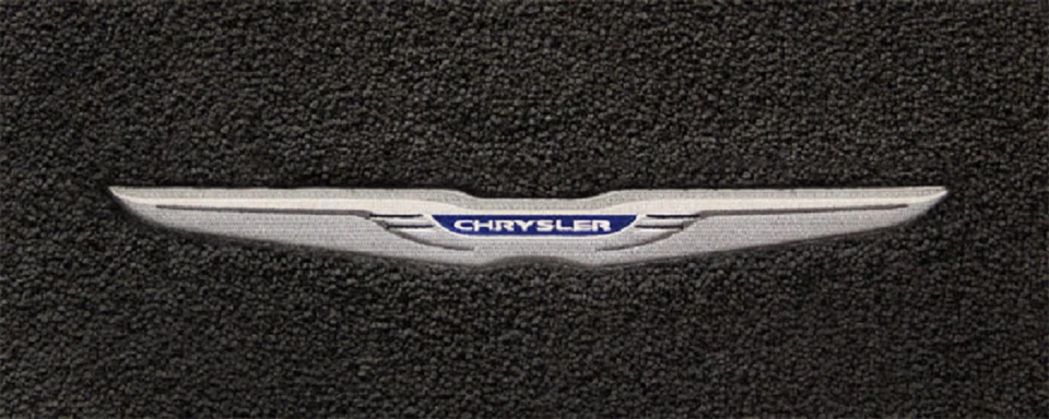 Lloyd Mats Velourtex Chrysler Wings Emblem Front Floor Mats (2011-2023) Foto 3 de 4