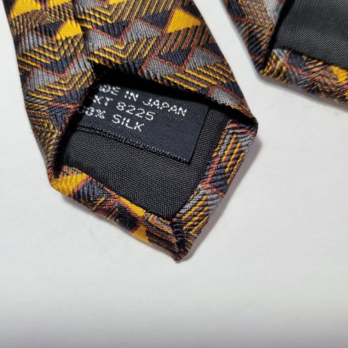 Jhane Barnes Tie Men's Gold Geometric 100% Silk Necktie Handmade In Japan - Picture 6 of 7