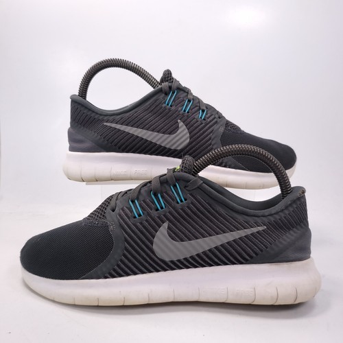 Nike Free RN CMTR Athletic Lace Up Shoe Womens Size 7 831511-008 Black White - Picture 6 of 10