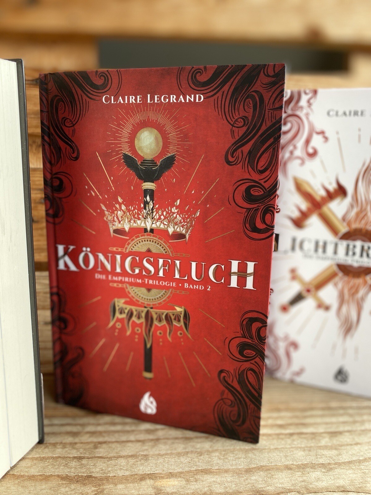 Thumbnail - Empirium-trilogie Von Claire Legrand -gebunden Mit Charakterkarten-