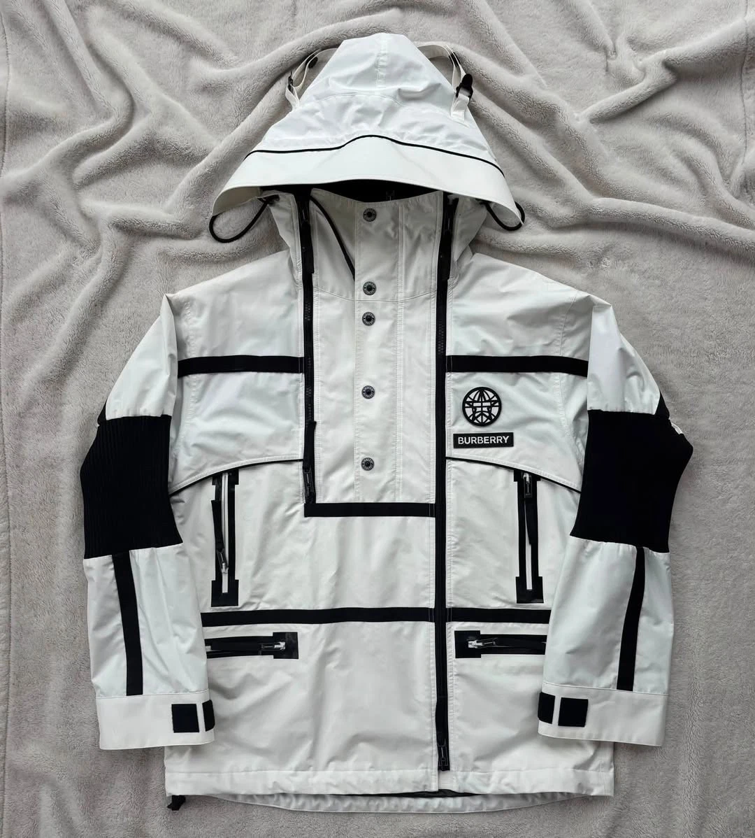 Burberry — Burberry White Globe Graphic Nylon Reconstructed Track Jacket - 48 IT - $3190