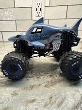 megalodon monster jam truck 1:24 scale