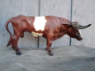 Breyer Traditional 370 Brown White Texas Longhorn Bull Good 