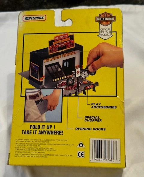 1993 Matchbox - Harley Davidson Custom Shop Travel Playset - Red Chopper - Image 2 of 4