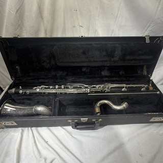 Clarinete bajo Bundy by Selmer. (serie#: 35895)