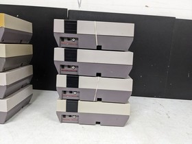 Lot of Nintendo Entertainment System NES Consoles (For Parts/Repair)