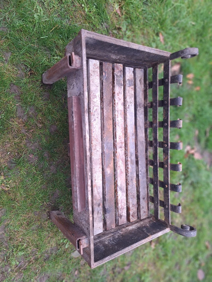 Large Reclaimed Vintage Wrought Steel Fire Basket Dog Grate Fireplace FREE P&P - Image 4 of 4