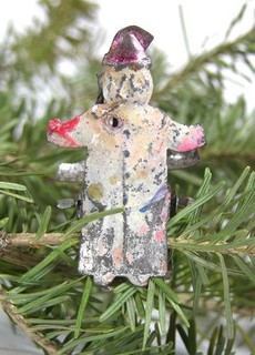 ORIGINAL 1890s FIGURAL TIN CHRISTMAS TREE CANDLE CLIP ORNAMENT SNOWMAN w/ PIPE
