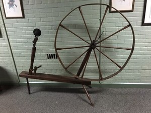 ANTIQUE VTG WALKING LARGE SPINNING WHEEL 71” LONG X 57 1/2” TALL BEAUTIFUL 